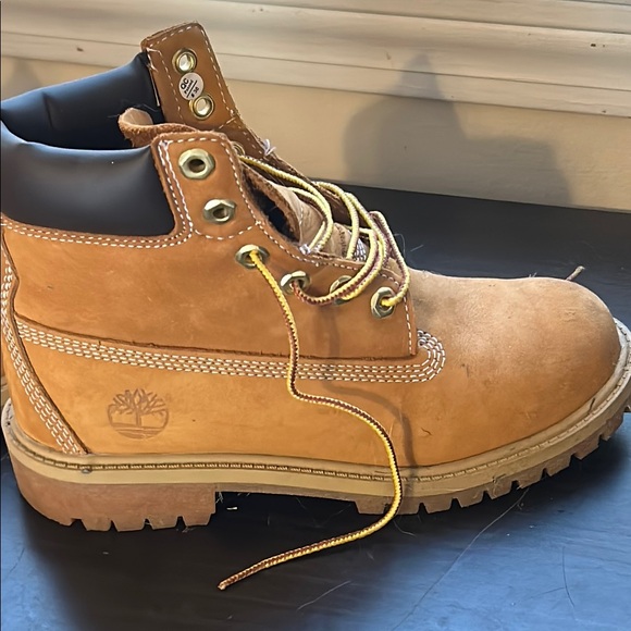 Timberland classic boys 4, women’s 6 - Picture 3 of 5